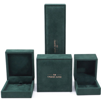 Wholesale Manufacturing Luxury velvet Jewelry Box โลโก้ที่กําหนดเอง สีเขียวเข้ม สร้อยคอ สร้อยหู แหวน แพคเกจ กล่องเครื่องประดับ