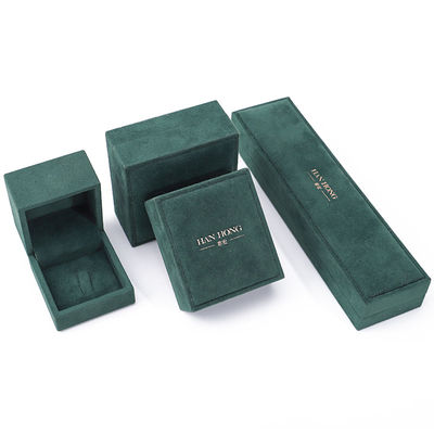 Wholesale Manufacturing Luxury velvet Jewelry Box โลโก้ที่กําหนดเอง สีเขียวเข้ม สร้อยคอ สร้อยหู แหวน แพคเกจ กล่องเครื่องประดับ