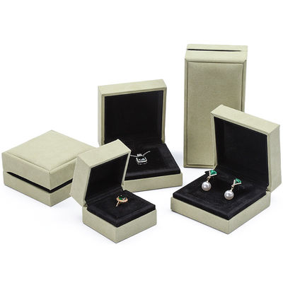 OEM สีเทาเหลือง Soft Velvet กล่องเครื่องประดับชุดสําหรับหู Stud แหวน Pendant Packaging