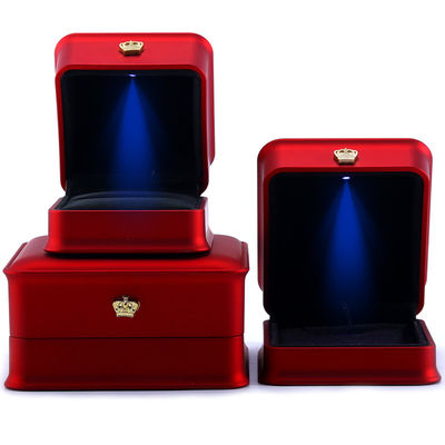 กล่องเครื่องประดับ Hanhong Custom Luxury Crown กล่อง LED สําหรับสร้อยข้อมือ สร้อยคอและแหวน