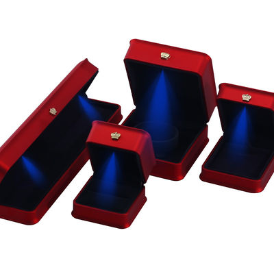 กล่องเครื่องประดับ Hanhong Custom Luxury Crown กล่อง LED สําหรับสร้อยข้อมือ สร้อยคอและแหวน