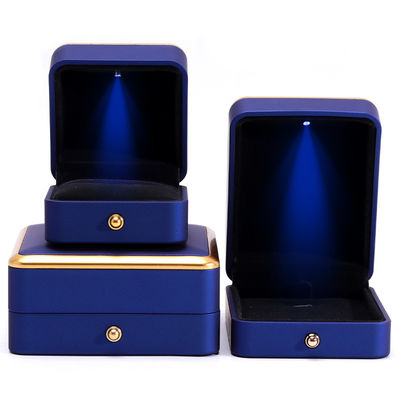 ซื้อ สร้อยคอสแควร์และวงแหวนแบบกําหนดเอง กล่องเครื่องประดับ LED สีน้ําเงินสดใส online manufacture