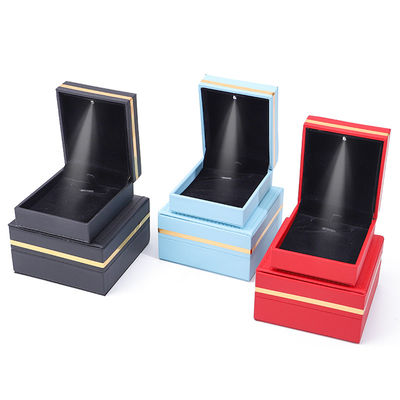 กล่องเครื่องประดับแบบ Custom PU Leather LED Gold Trim