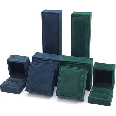 กล่องเครื่องประดับผ้าห่มมืดที่กําหนดเอง สําหรับสร้อยคอหรู สร้อยข้อมือแหวน 9*9*4cm