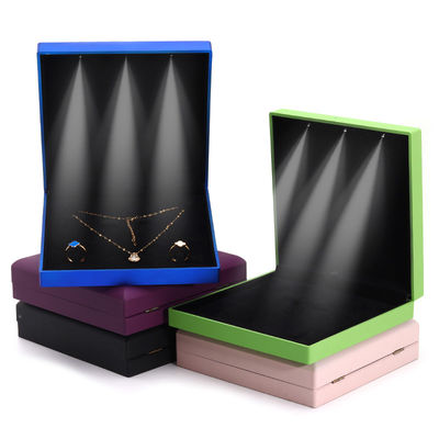 Hanhong Custom Logo White Light Jewels Packaging Box Set with Ring Necklace Earrings กล่องบรรจุเครื่องประดับสีขาว มีวงแหวน