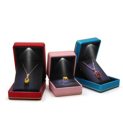 ซื้อ โลโก้ของลูกค้า การพิมพ์ผ้าไหม กล่องเก็บเครื่องประดับที่มีแสงสีฟ้า online manufacture