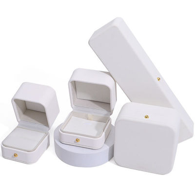 ซื้อ กล่องอัญมณีหนังผ้าพันคอผ้าไหมผอมหนา online manufacture