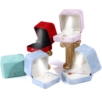 โลโก้ของลูกค้า สีน้ําเงิน Octagonal Flannel ทอง Buckle กล่องเครื่องประดับสําหรับ LED กล่องวงแหวนเครื่องประดับ