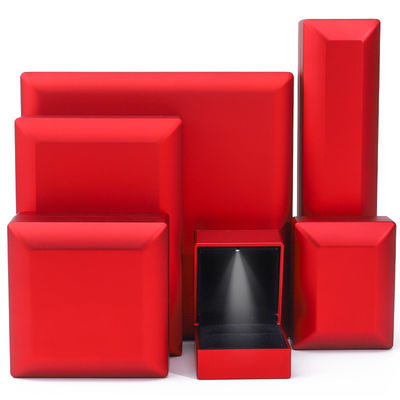 ซื้อ โลโก้ตามสั่ง กล่องเครื่องประดับสีขาวสีเบา online manufacture