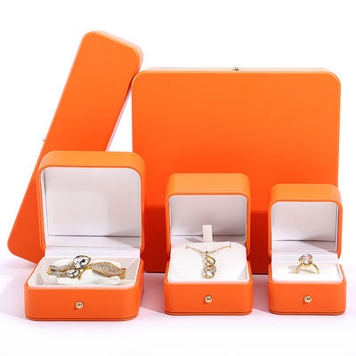 ซื้อ เครื่องประกอบเครื่องประดับท่องเที่ยวผิวหนังและผ้าห่มที่กําหนดเองสําหรับแหวนหูห้อยคอ online manufacture