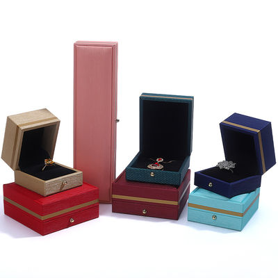 ซื้อ กล่องบรรจุข้อมือวงแหวนคอคอสติมทําจากหนัง สําหรับเครื่องประดับแต่งงานที่ฮานฮอง online manufacture