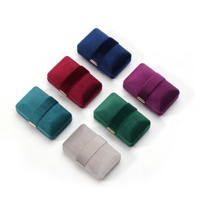 สัญลักษณ์ที่กําหนดเอง กล่องเครื่องประดับสีม่วงสีม่วง
