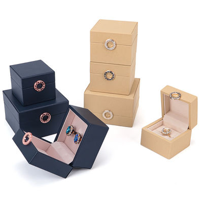 กล่องเครื่องประดับ Hanhong Four-Leaf Clover Luxury PU Leather Ring Box พร้อมโลโก้ตามสั่ง