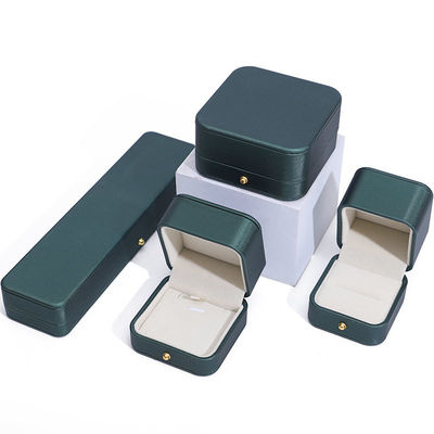 สไตล์ใหม่สุด สีเขียว PU กล่องบรรจุเครื่องประดับหนังสําหรับวงแหวนหูห้อยคอแต่งงาน