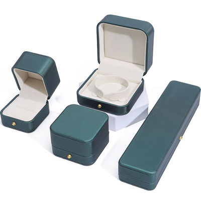 สไตล์ใหม่สุด สีเขียว PU กล่องบรรจุเครื่องประดับหนังสําหรับวงแหวนหูห้อยคอแต่งงาน
