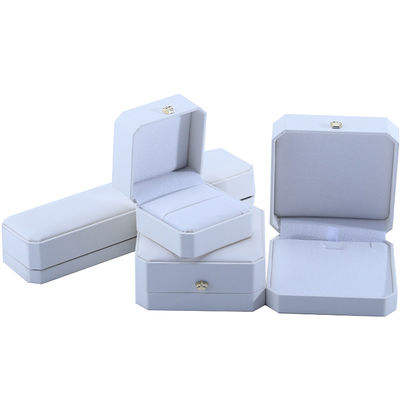 กล่องเครื่องประดับหนัง PU ขาวสําหรับ Hanhong Custom Crown Shape