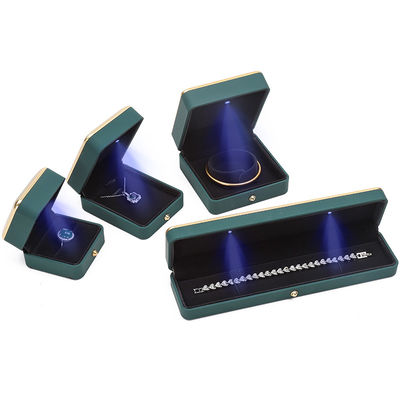 OEM สี่เหลี่ยม LED กล่องเครื่องประดับ สะอาดต่อสิ่งแวดล้อม สําหรับสายแขน สร้อยคอหู แหวนบรรจุ