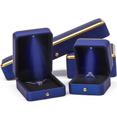 สร้อยข้อมือ สร้อยคอ วงแหวน กล่องเครื่องประดับด้วยวัสดุที่มิชอบสิ่งแวดล้อม และแสง LED