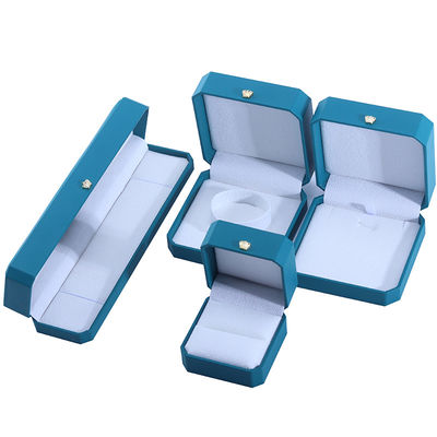 ซื้อ กล่องเก็บเครื่องประดับทรงมงกุฎที่กําหนดเองในหนัง PU สีเขียวสําหรับข้อมือและต่างหู online manufacture