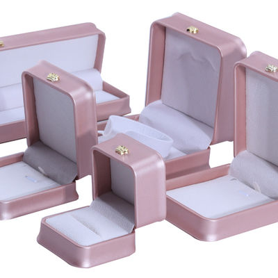 ซื้อ กล่องบรรจุเครื่องประดับหนัง PU สําหรับวงแหวนคอแขน online manufacture