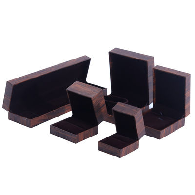 กล่องเครื่องประดับสีน้ําตาล