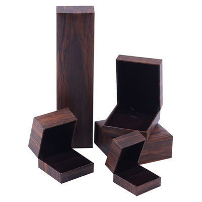 กล่องเครื่องประดับสีน้ําตาล