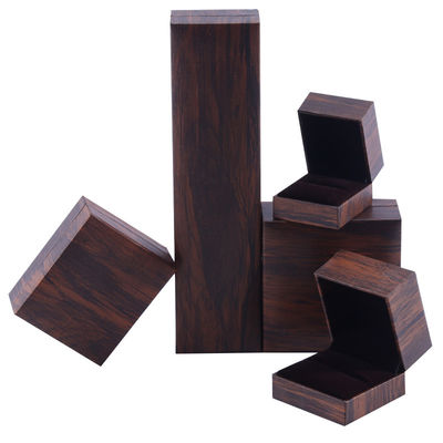 กล่องเครื่องประดับสีน้ําตาล