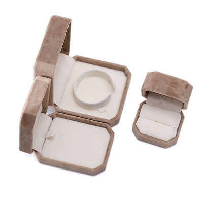 พัสดุเครื่องประดับคาร์ดม์ทรงแปดเหลี่ยม Khaki Flannelette
