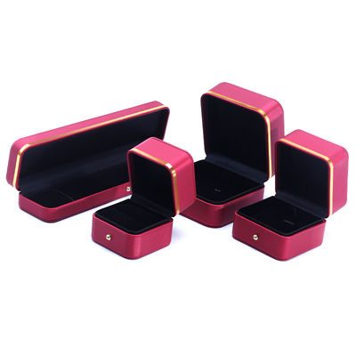 ซื้อ กล่องเครื่องประดับหนังสีแดง สําหรับสไตล์ใหม่สุด สร้อยข้อมือสี่เหลี่ยม สร้อยคอ ชมรมของขวัญ online manufacture