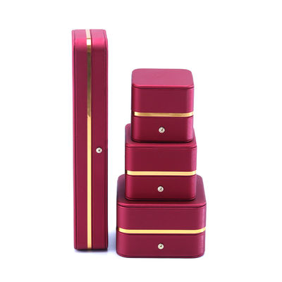 กล่องเครื่องประดับหนังสีแดง สําหรับสไตล์ใหม่สุด สร้อยข้อมือสี่เหลี่ยม สร้อยคอ ชมรมของขวัญ