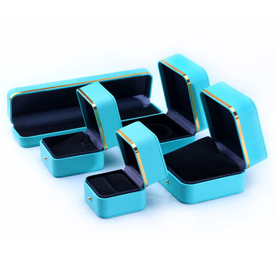 ซื้อ กล่องบรรจุเครื่องประดับหนัง PU สี่เหลี่ยมประเภทสําหรับสายแขน สร้อยคอ นาฬิกาและแหวน online manufacture