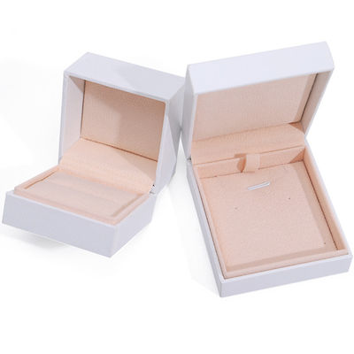 กล่องกระดาษสีขาว 9x9x4cm ของประดิษฐ์เครื่องประดับ สําหรับกระดาษข้อมือ