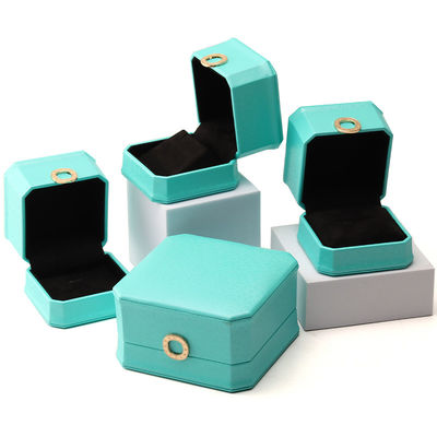สร้อยข้อมือสีซีอันสี่เหลี่ยม เครื่องประดับหนัง PU เครื่องประดับหรู Packaging Box Organizer
