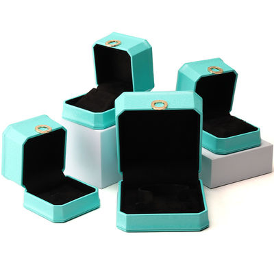 สร้อยข้อมือสีซีอันสี่เหลี่ยม เครื่องประดับหนัง PU เครื่องประดับหรู Packaging Box Organizer