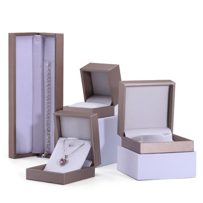 ซื้อ Khaki Brush Finishing ผิวหนังปลอม เครื่องประดับ กล่องบรรจุหรู กล่องชุด แผ่นผิวหนัง online manufacture