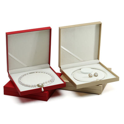 เครื่องจัดบรรจุเครื่องประดับหนัง PU หลายฟังก์ชันที่อร่อยสําหรับเครื่องประดับเพชร