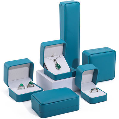 พาวกอกสีเขียว ตาจับหนังปลอม เครื่องประดับบรรจุกล่องชุด กล่องหรู