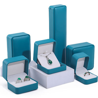 พาวกอกสีเขียว ตาจับหนังปลอม เครื่องประดับบรรจุกล่องชุด กล่องหรู