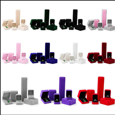 สีดํา Square Velvet พระเครื่องวงแหวนแต่งงาน Packaging กล่องพระเครื่อง