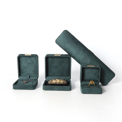 hign end luxury green flannel velvet เครื่องประดับกล่องสําหรับสายแขน สร้อยคอ แหวนหู