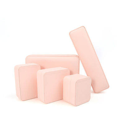 กล่องเครื่องประดับหนังสีชมพูพรีเมียมแบบปรับแต่งได้สำหรับเก็บแหวน