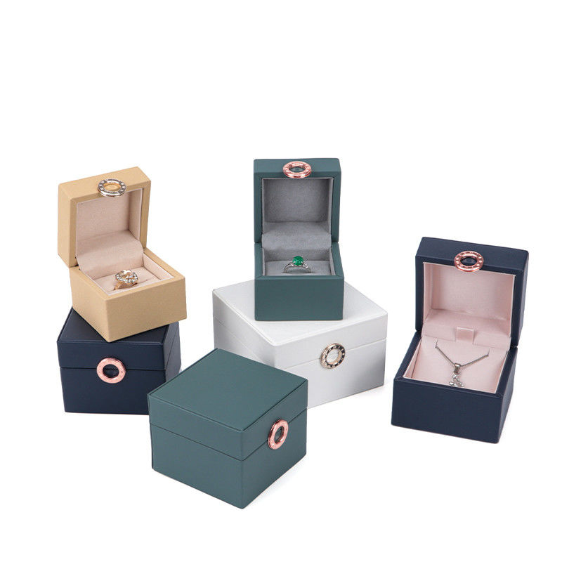 กล่องเครื่องประดับ Hanhong Four-Leaf Clover Luxury PU Leather Ring Box พร้อมโลโก้ตามสั่ง