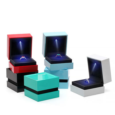 Hanhong Square Spray Paint กล่องเครื่องประดับหลายสี พร้อมพิมพ์แสงและผ้าไหม