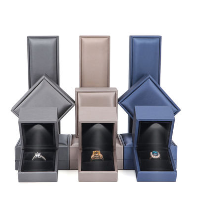 กล่องเครื่องประดับ LED โลโก้ Hanhong สําหรับบรรจุสินค้าผิวหนังเทียมตัวหรู