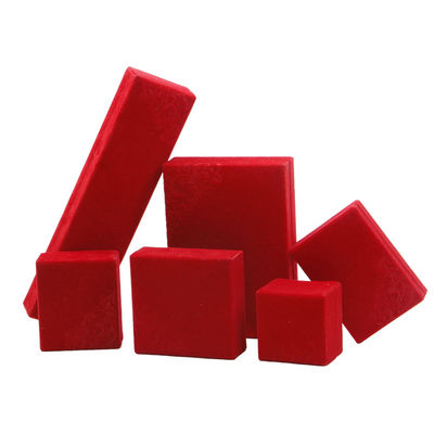 วัสดุหินหอม Hanhong Custom Embossed Red Jewelry Box สําหรับคอและแหวน 6*6*4.6cm